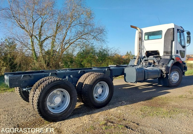 RENAULT KERAX 370-26 / 2004 / 715710 Km avec peinture neuve - Châssis cabine: photos 3 RENAULT KERAX 370-26 / 2004 / 715710 Km avec peinture neuve - Châssis cabine: photos 3