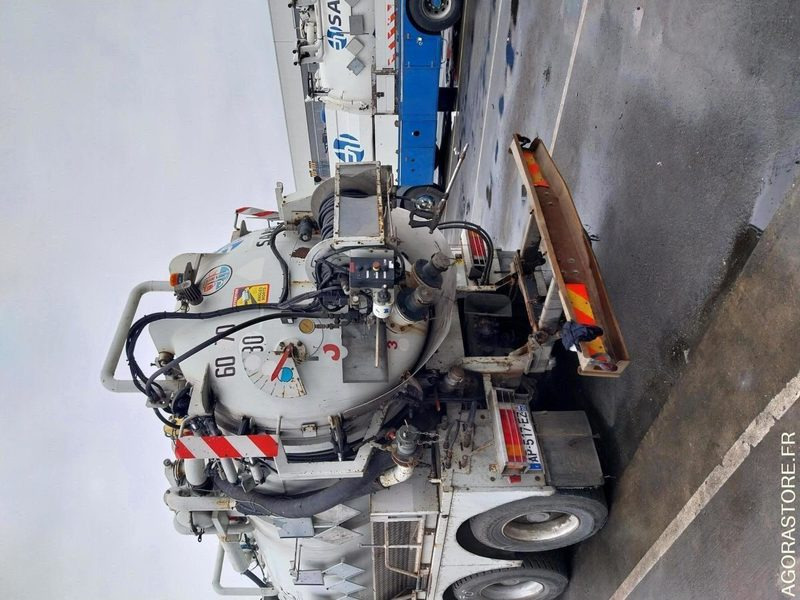 RENAULT Kerax 370 Dci HUWER ADR 2005 (258080Km) ROULANT EXPORT UNIQUEMENT - Camion hydrocureur: photos 3 RENAULT Kerax 370 Dci HUWER ADR 2005 (258080Km) ROULANT EXPORT UNIQUEMENT - Camion hydrocureur: photos 3