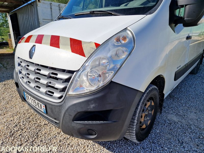 RENAULT MASTER- BY119KX - 2011 / 342 014 KM - Fourgon utilitaire: photos 4 RENAULT MASTER- BY119KX - 2011 / 342 014 KM - Fourgon utilitaire: photos 4
