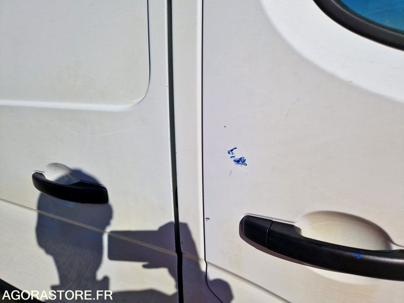 RENAULT MASTER- BY119KX - 2011 / 342 014 KM - Fourgon utilitaire: photos 5 RENAULT MASTER- BY119KX - 2011 / 342 014 KM - Fourgon utilitaire: photos 5