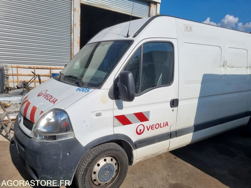 RENAULT MASTER FOURGON de 2005 - 253000 km (R3B246) - Fourgon utilitaire: photos 2 RENAULT MASTER FOURGON de 2005 - 253000 km (R3B246) - Fourgon utilitaire: photos 2
