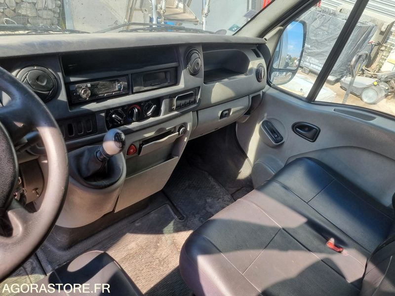 Fourgon utilitaire RENAULT MASTER FOURGON de 2005 - 253000 km (R3B246): photos 10