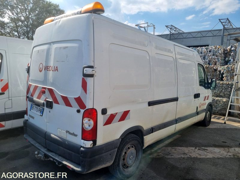 RENAULT MASTER FOURGON de 2005 - 253000 km (R3B246) - Fourgon utilitaire: photos 4 RENAULT MASTER FOURGON de 2005 - 253000 km (R3B246) - Fourgon utilitaire: photos 4