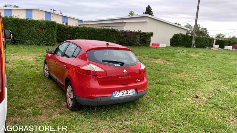 RENAULT MEGANE 309707kms - 2013 - Voiture: photos 3 RENAULT MEGANE 309707kms - 2013 - Voiture: photos 3