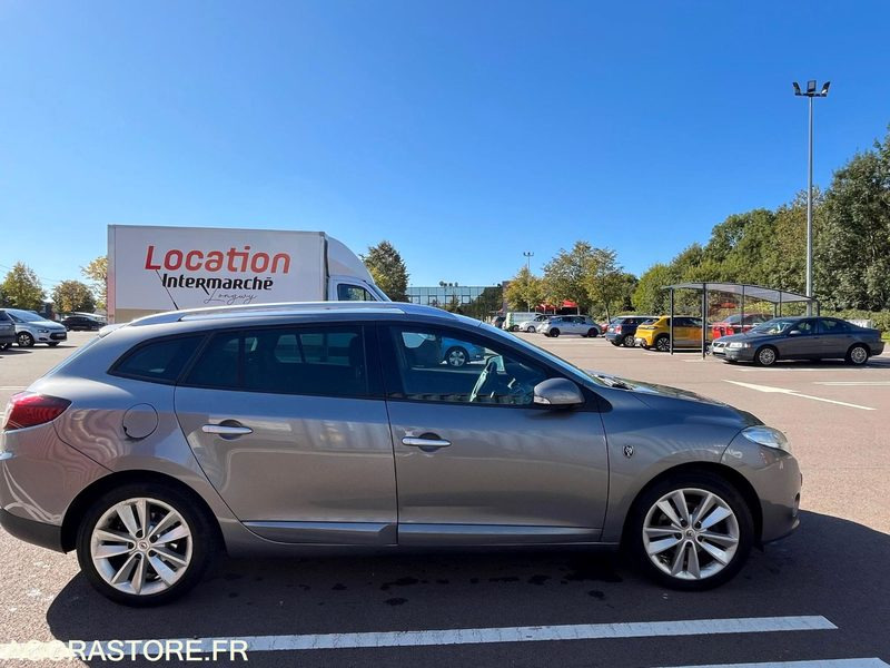 RENAULT MEGANE ESTATE XV DE FRANCE DCI 110 - Voiture: photos 5 RENAULT MEGANE ESTATE XV DE FRANCE DCI 110 - Voiture: photos 5