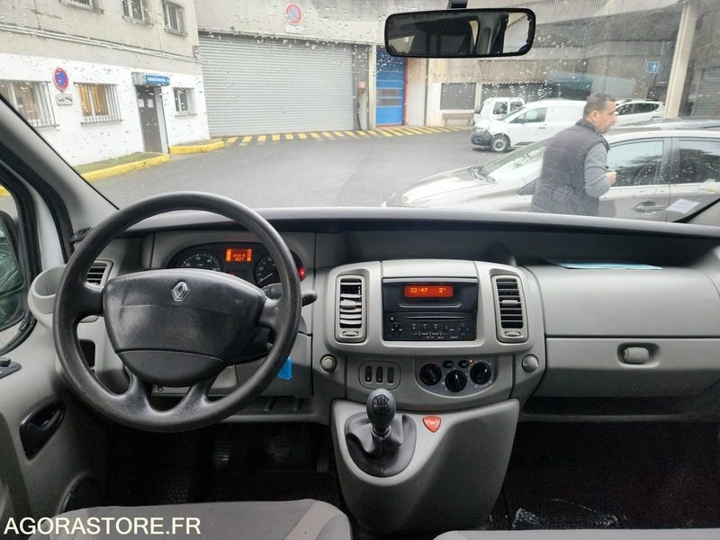 RENAULT TRAFFIC - Minibus, Transport de personnes: photos 3 RENAULT TRAFFIC - Minibus, Transport de personnes: photos 3