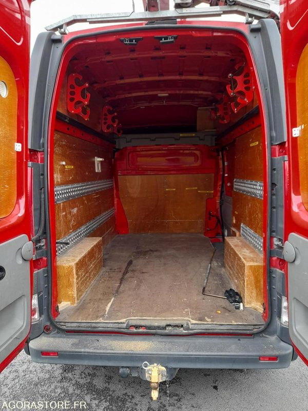 RENAULT Trafic II Fourgon Phase 2 L2H2 1200kg 2.0 dCi 16V 115 cv (MECA 563) - Fourgon utilitaire: photos 4 RENAULT Trafic II Fourgon Phase 2 L2H2 1200kg 2.0 dCi 16V 115 cv (MECA 563) - Fourgon utilitaire: photos 4