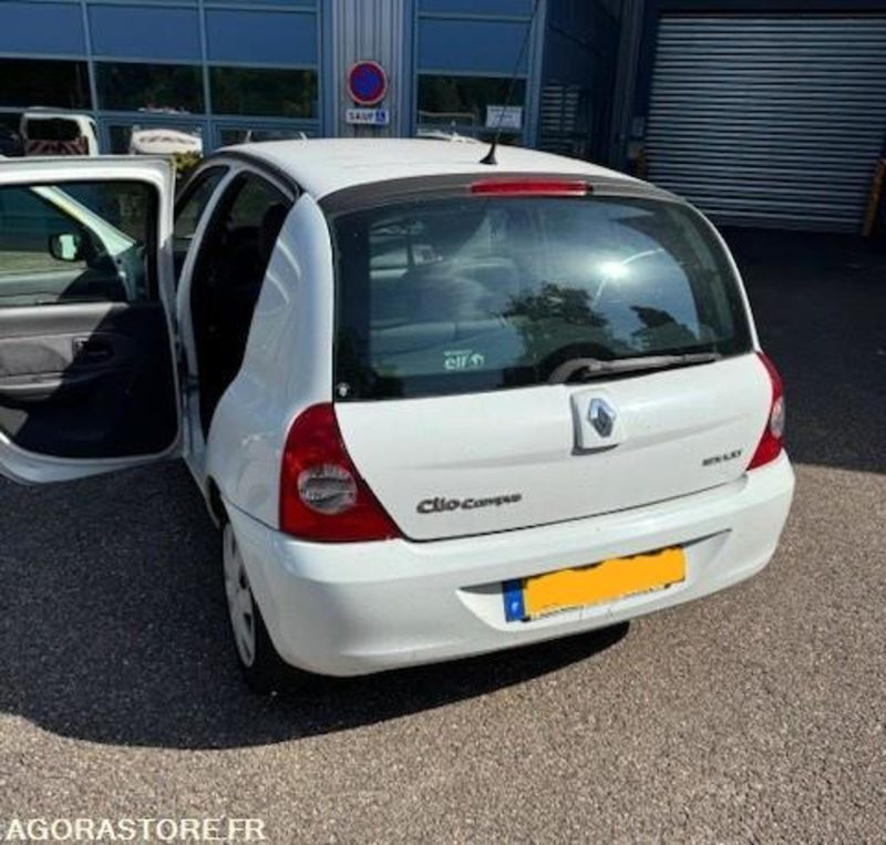 Renault CLIO 2 - Voiture: photos 4 Renault CLIO 2 - Voiture: photos 4