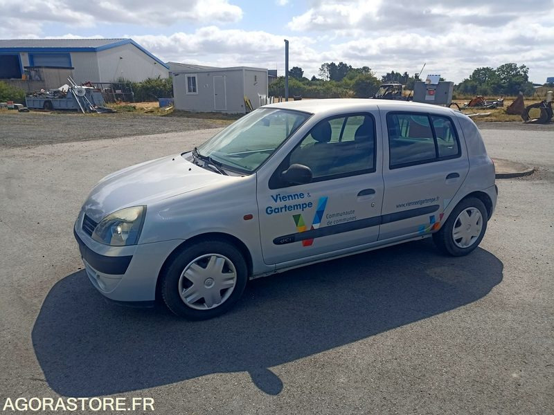 Renault Clio 2 1.5 dCi - 107100kms - 2004 - Voiture: photos 2 Renault Clio 2 1.5 dCi - 107100kms - 2004 - Voiture: photos 2