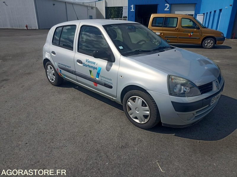 Renault Clio 2 1.5 dCi - 107100kms - 2004 - Voiture: photos 3 Renault Clio 2 1.5 dCi - 107100kms - 2004 - Voiture: photos 3