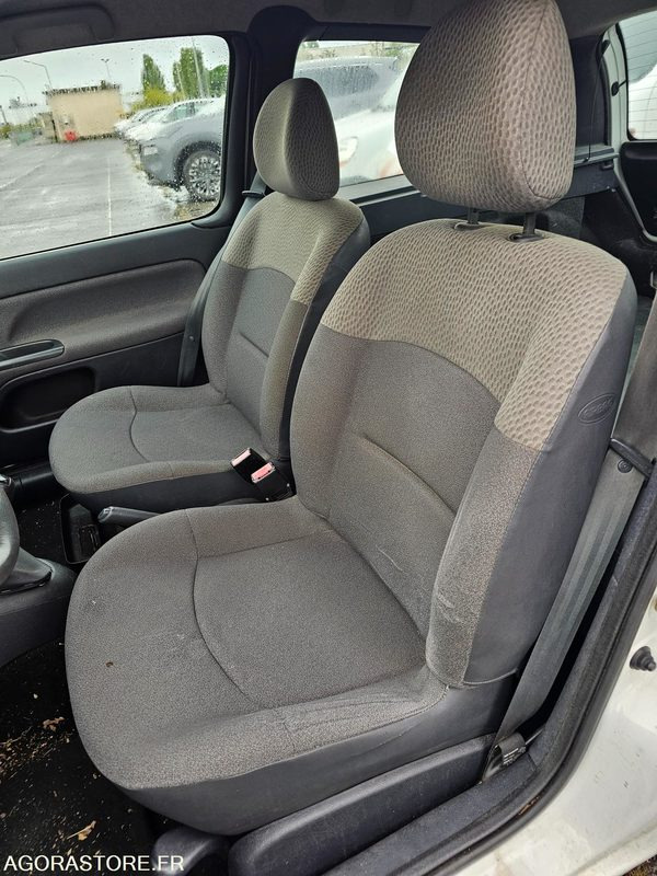 Renault Clio - 2005 - 94635KM - 8970SK41 - Voiture: photos 5 Renault Clio - 2005 - 94635KM - 8970SK41 - Voiture: photos 5