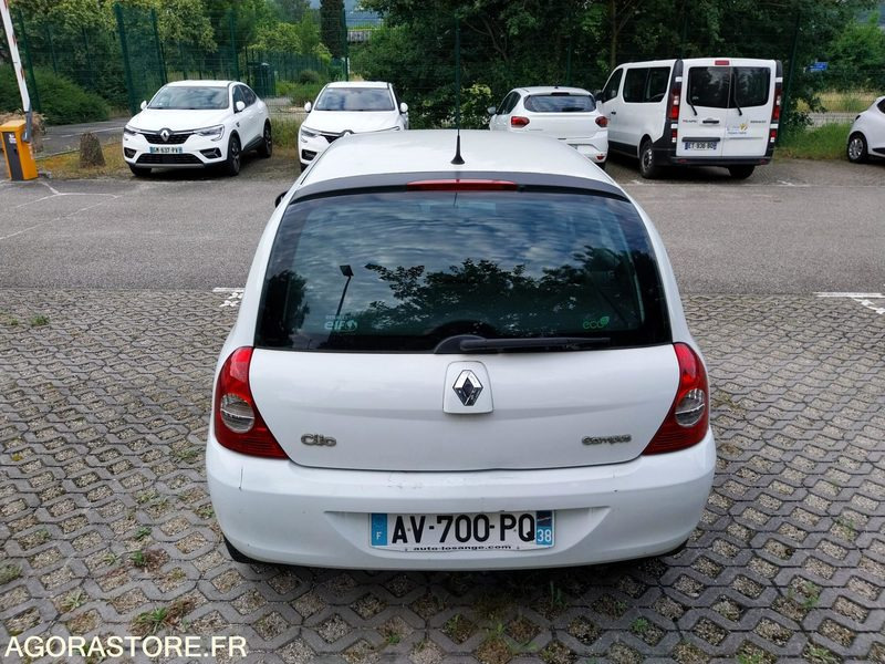 Renault Clio 2010 de 82 391 kms (AV-700-PQ) - Voiture: photos 3 Renault Clio 2010 de 82 391 kms (AV-700-PQ) - Voiture: photos 3