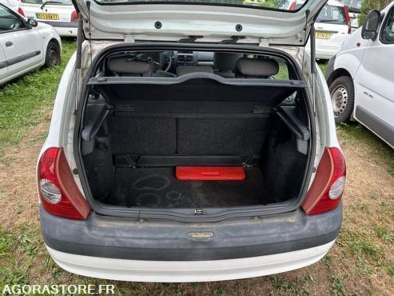 Renault Clio - 638BGC57 - Voiture: photos 4 Renault Clio - 638BGC57 - Voiture: photos 4