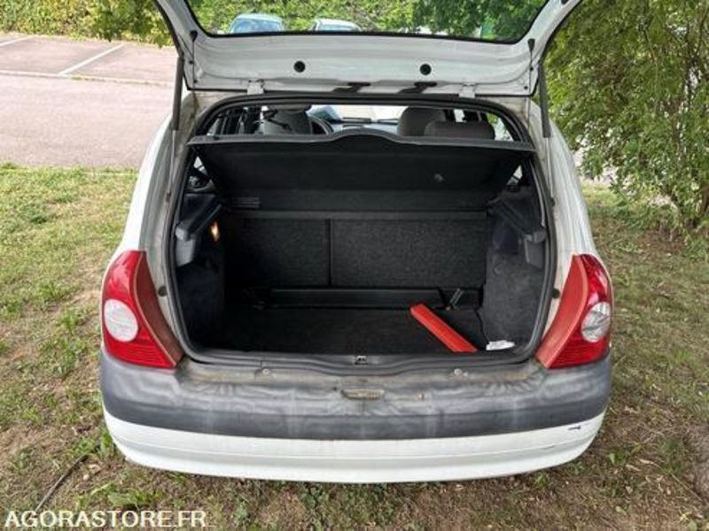 Renault Clio - CY913AQ - Voiture: photos 5 Renault Clio - CY913AQ - Voiture: photos 5