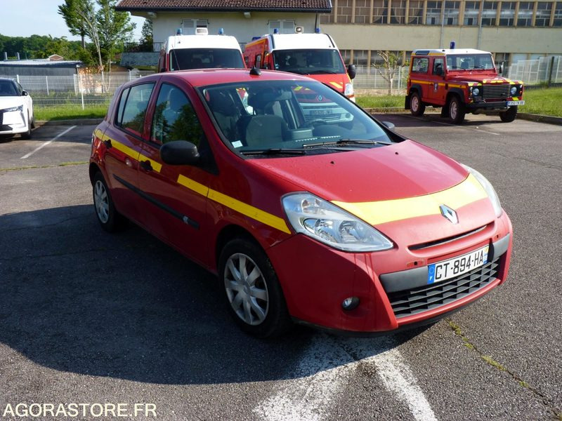 Voiture Renault Clio: photos 11