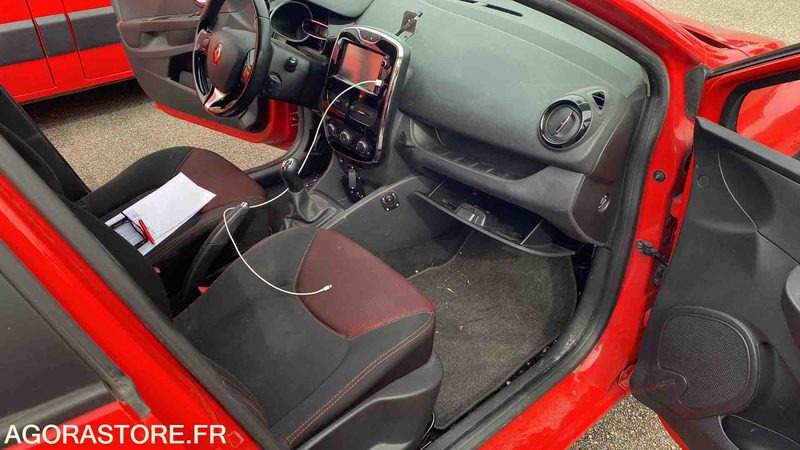 Renault Clio dci 90 business - 13/11/2014 - Voiture: photos 4 Renault Clio dci 90 business - 13/11/2014 - Voiture: photos 4