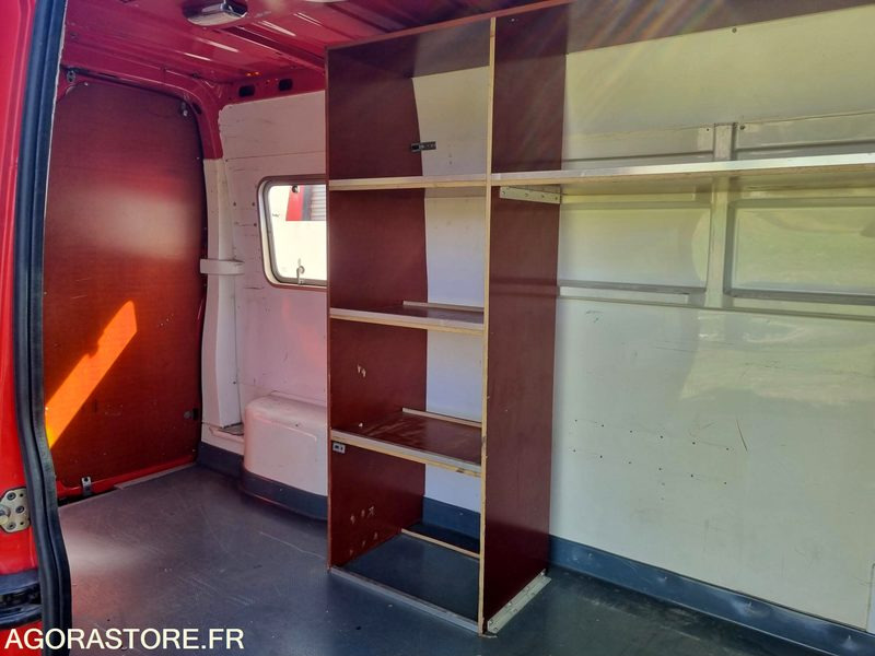 Fourgon utilitaire Renault Master L2H2 - CW 139 PC - 2000: photos 8