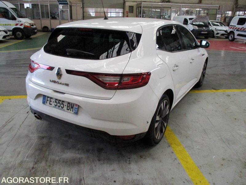 Renault Megane 4 - 2019 - 157992 kms - Voiture: photos 3 Renault Megane 4 - 2019 - 157992 kms - Voiture: photos 3
