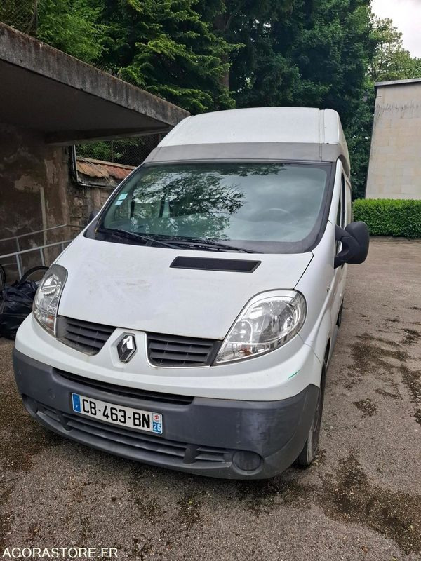 Renault Trafic 2012 - 30140 KMS vente professionnel et particulier - Fourgon utilitaire: photos 1 Renault Trafic 2012 - 30140 KMS vente professionnel et particulier - Fourgon utilitaire: photos 1