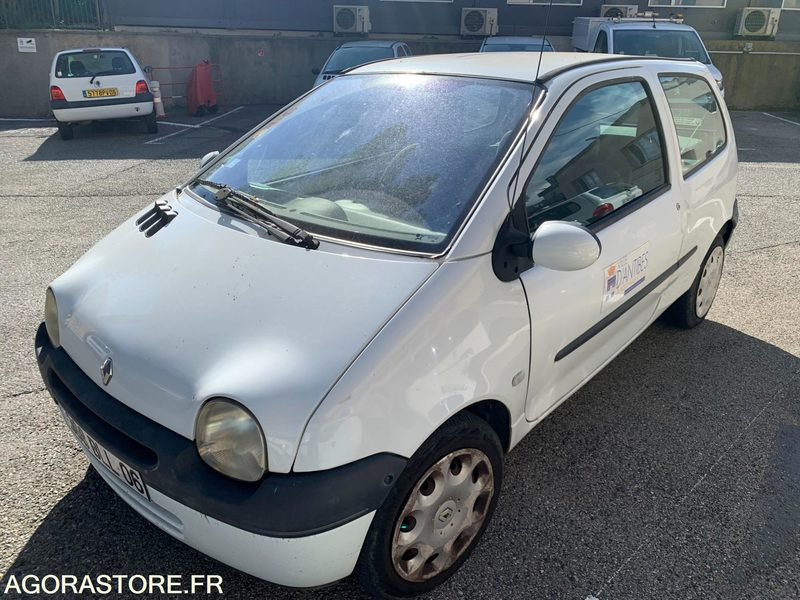 Renault Twingo - 2005 - 149 462 kms - 368 BLL 06 - Voiture: photos 2 Renault Twingo - 2005 - 149 462 kms - 368 BLL 06 - Voiture: photos 2