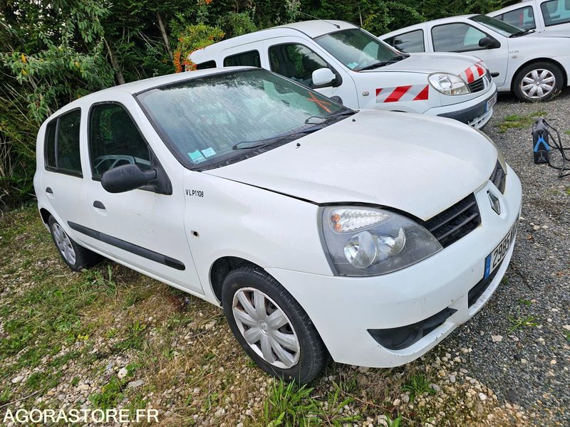 Renault clio - 2008 - 189212km - 2985WX28 - Voiture: photos 2 Renault clio - 2008 - 189212km - 2985WX28 - Voiture: photos 2