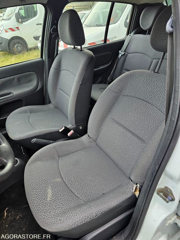 Renault clio - 2008 - 189212km - 2985WX28 - Voiture: photos 5 Renault clio - 2008 - 189212km - 2985WX28 - Voiture: photos 5