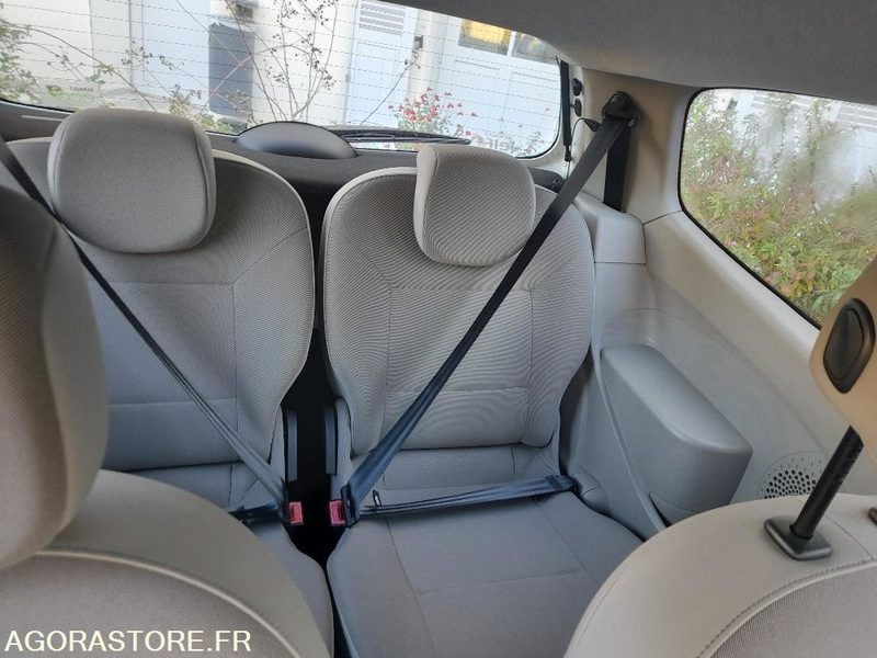 Renaut Twingo AW899MR de 2011 - 44374km - Voiture: photos 4 Renaut Twingo AW899MR de 2011 - 44374km - Voiture: photos 4