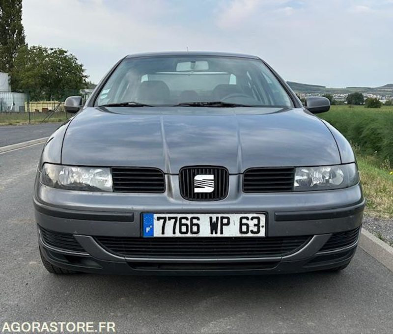 SEAT TOLEDO 1.9 TDI 110 CH - 2000 - 208 500 kms - Voiture: photos 2 SEAT TOLEDO 1.9 TDI 110 CH - 2000 - 208 500 kms - Voiture: photos 2