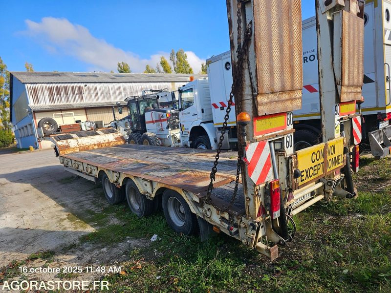 SEMI-REMORQUE PORTE ENGIN KAISER - 2001 - 128CLW77 (MPE057) - Remorque porte-engin surbaissée: photos 2 SEMI-REMORQUE PORTE ENGIN KAISER - 2001 - 128CLW77 (MPE057) - Remorque porte-engin surbaissée: photos 2