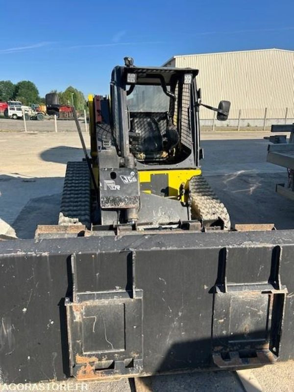 SKID JCB T190 2007 1150 HRS AVEC GODETS, FOURCHE ET TOMBEREAU - Chargeuse: photos 2 SKID JCB T190 2007 1150 HRS AVEC GODETS, FOURCHE ET TOMBEREAU - Chargeuse: photos 2