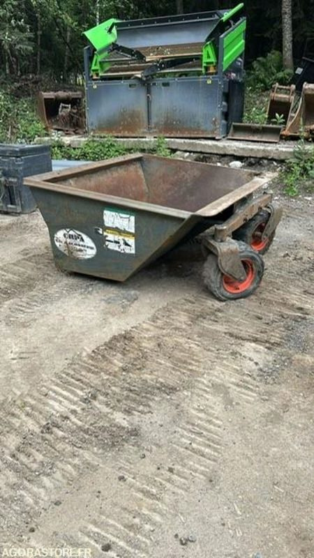 SKID JCB T190 2007 1150 HRS AVEC GODETS, FOURCHE ET TOMBEREAU - Chargeuse: photos 5 SKID JCB T190 2007 1150 HRS AVEC GODETS, FOURCHE ET TOMBEREAU - Chargeuse: photos 5