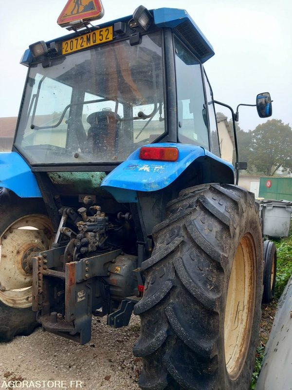 TRACTEUR NEW HOLLAND - Tracteur agricole: photos 2 TRACTEUR NEW HOLLAND - Tracteur agricole: photos 2