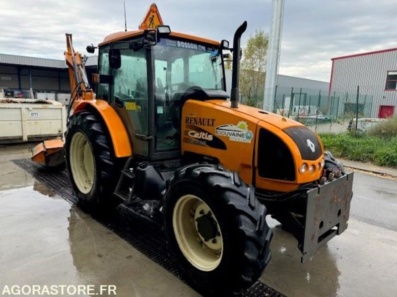 TRACTEUR RENAULT CELTIS - 2024 - 1400 h - Tracteur agricole: photos 4 TRACTEUR RENAULT CELTIS - 2024 - 1400 h - Tracteur agricole: photos 4