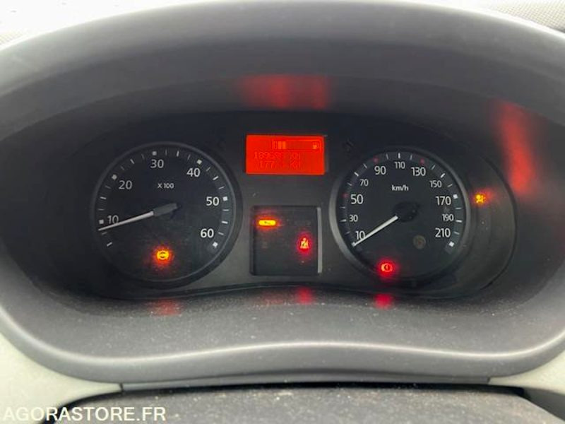 TRAFIC FG L1H1 1000kg CONFORT €5 DCI 90 . 03/2012 . 190000 km - Fourgon utilitaire: photos 5 TRAFIC FG L1H1 1000kg CONFORT €5 DCI 90 . 03/2012 . 190000 km - Fourgon utilitaire: photos 5