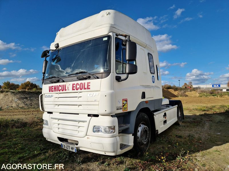 DAF CF 85.360 - 2013 - Tracteur routier: photos 1 DAF CF 85.360 - 2013 - Tracteur routier: photos 1