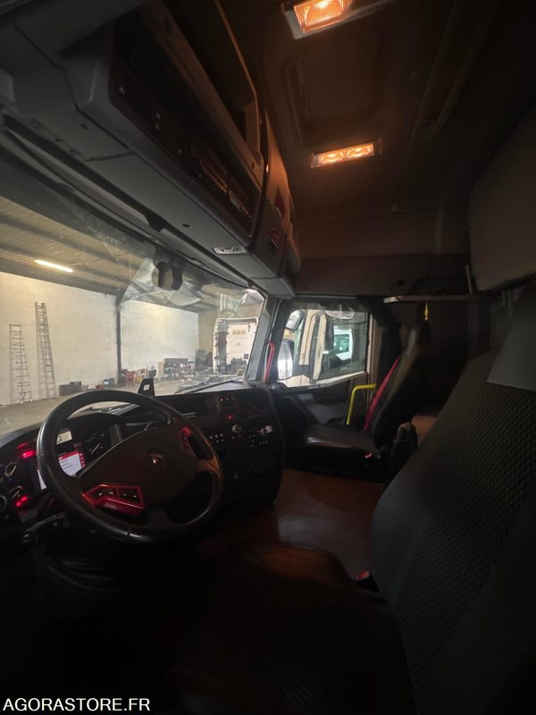 RENAULT T 480 RACING - 695 487KM - 2017 - Tracteur routier: photos 4 RENAULT T 480 RACING - 695 487KM - 2017 - Tracteur routier: photos 4