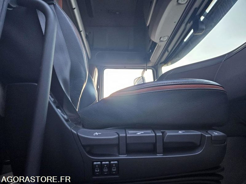 TRACTEUR DAF XF 510 XL - 2016 - 447120km - TRES BON ETAT - Tracteur routier: photos 5 TRACTEUR DAF XF 510 XL - 2016 - 447120km - TRES BON ETAT - Tracteur routier: photos 5
