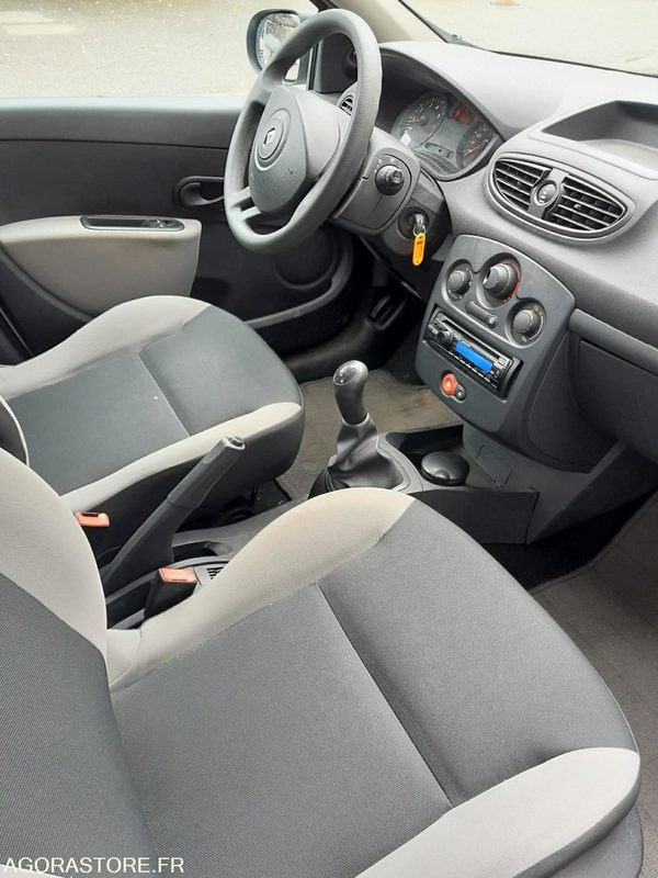 Très belle Renault Clio 2010 Essence/GPL - Voiture: photos 4 Très belle Renault Clio 2010 Essence/GPL - Voiture: photos 4