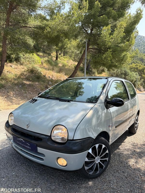 Twingo 1.2 16v kiss cool CLIM - Voiture: photos 1 Twingo 1.2 16v kiss cool CLIM - Voiture: photos 1