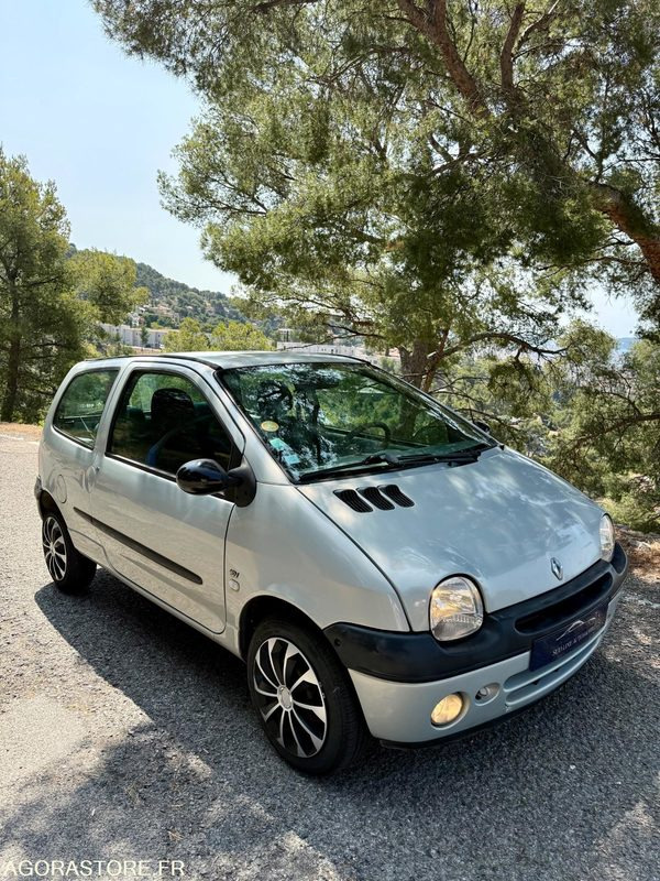 Twingo 1.2 16v kiss cool CLIM - Voiture: photos 4 Twingo 1.2 16v kiss cool CLIM - Voiture: photos 4