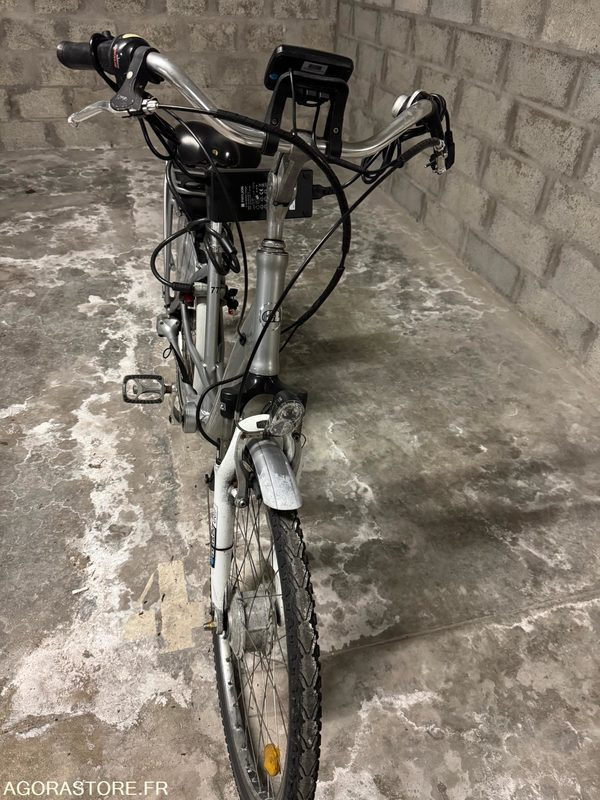 VAE 77 - Motocyclette: photos 1 VAE 77 - Motocyclette: photos 1