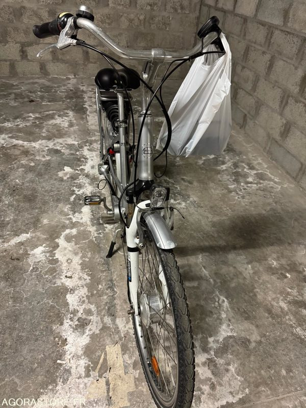 VAE 78 - Motocyclette: photos 1 VAE 78 - Motocyclette: photos 1