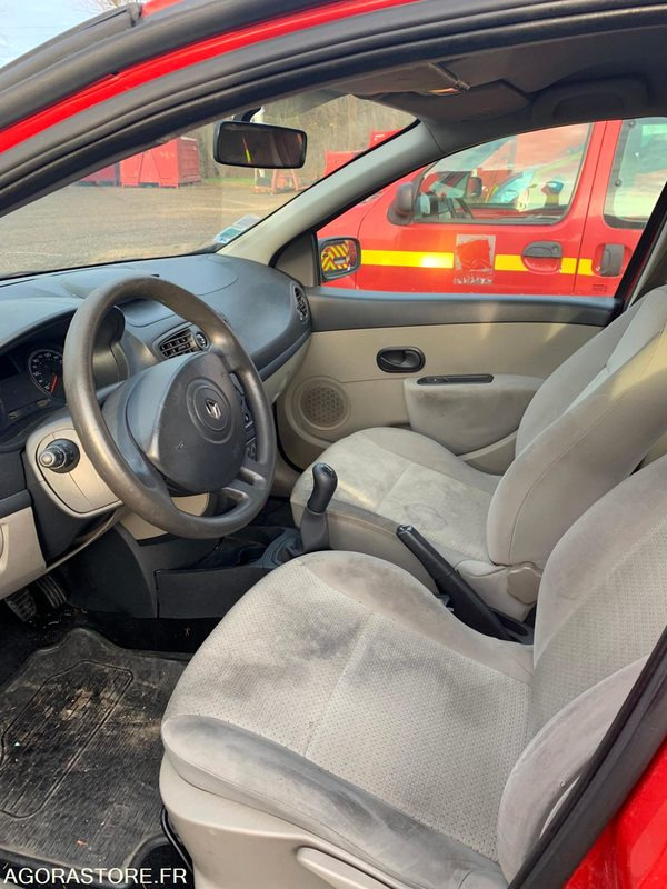 VL RENAULT CLIO3 3739ZH76 - Voiture: photos 4 VL RENAULT CLIO3 3739ZH76 - Voiture: photos 4