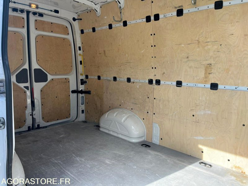 VOLKSWAGEN CRAFTER - 2017 - 112600 Kms - Fourgon utilitaire: photos 5 VOLKSWAGEN CRAFTER - 2017 - 112600 Kms - Fourgon utilitaire: photos 5