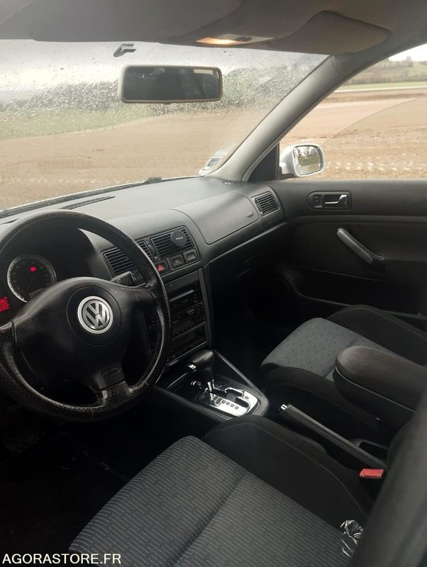 VOLKSWAGEN GOLF 1.9 TDI 130 CV - BOITE AUTOMATIQUE - Voiture: photos 4 VOLKSWAGEN GOLF 1.9 TDI 130 CV - BOITE AUTOMATIQUE - Voiture: photos 4
