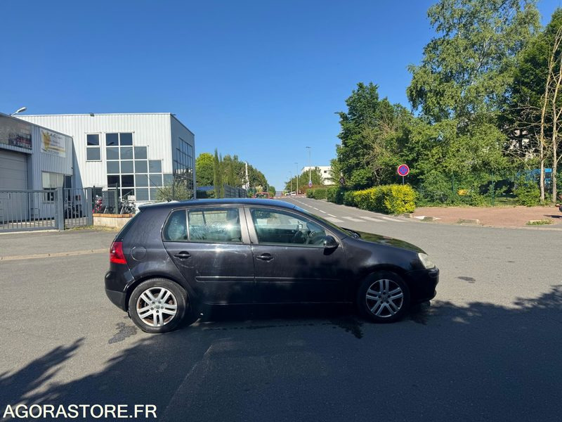 VOLKSWAGEN GOLF V 2.0 140 TDI - 210 000 KM - 2007 - Voiture: photos 5 VOLKSWAGEN GOLF V 2.0 140 TDI - 210 000 KM - 2007 - Voiture: photos 5