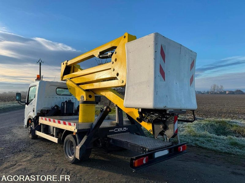 Camion nacelle Renault Maxity - 78029Km - 2011 - Véhicule utilitaire: photos 2 Camion nacelle Renault Maxity - 78029Km - 2011 - Véhicule utilitaire: photos 2