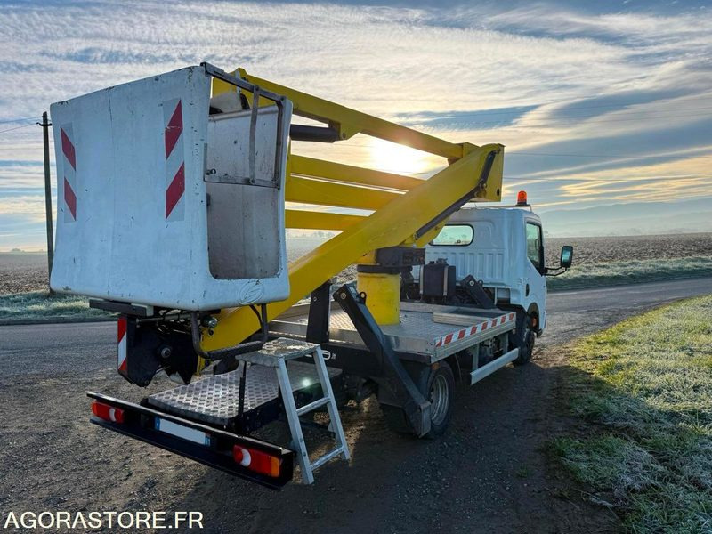 Camion nacelle Renault Maxity - 78029Km - 2011 - Véhicule utilitaire: photos 4 Camion nacelle Renault Maxity - 78029Km - 2011 - Véhicule utilitaire: photos 4