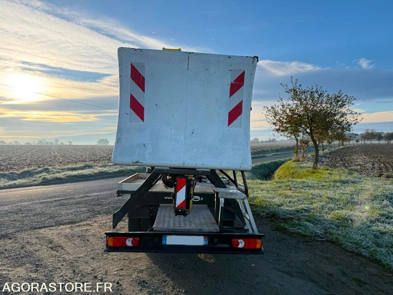 Camion nacelle Renault Maxity - 78029Km - 2011 - Véhicule utilitaire: photos 3 Camion nacelle Renault Maxity - 78029Km - 2011 - Véhicule utilitaire: photos 3