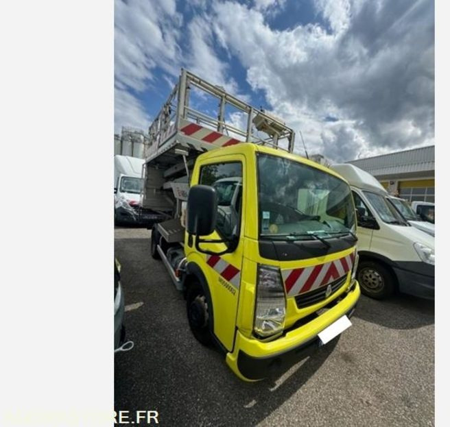 RENAULT MAXITY 2.5l 130CV NACELLE PASSERELLE ELEVATRICE - 2009 - 125 000km - Véhicule utilitaire: photos 2 RENAULT MAXITY 2.5l 130CV NACELLE PASSERELLE ELEVATRICE - 2009 - 125 000km - Véhicule utilitaire: photos 2